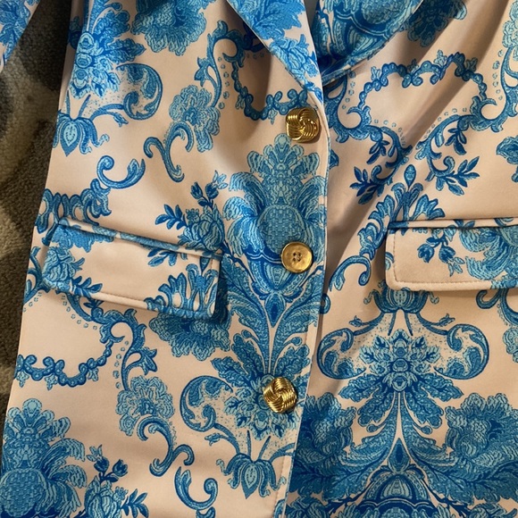 Coat - Picture 2 of 4